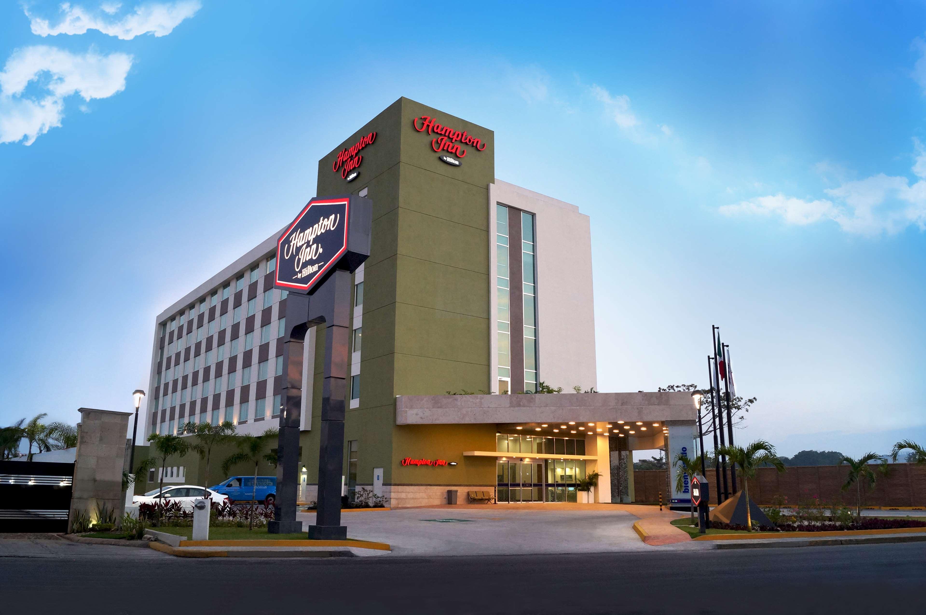 Hampton Inn By Hilton Villahermosa Exterior photo