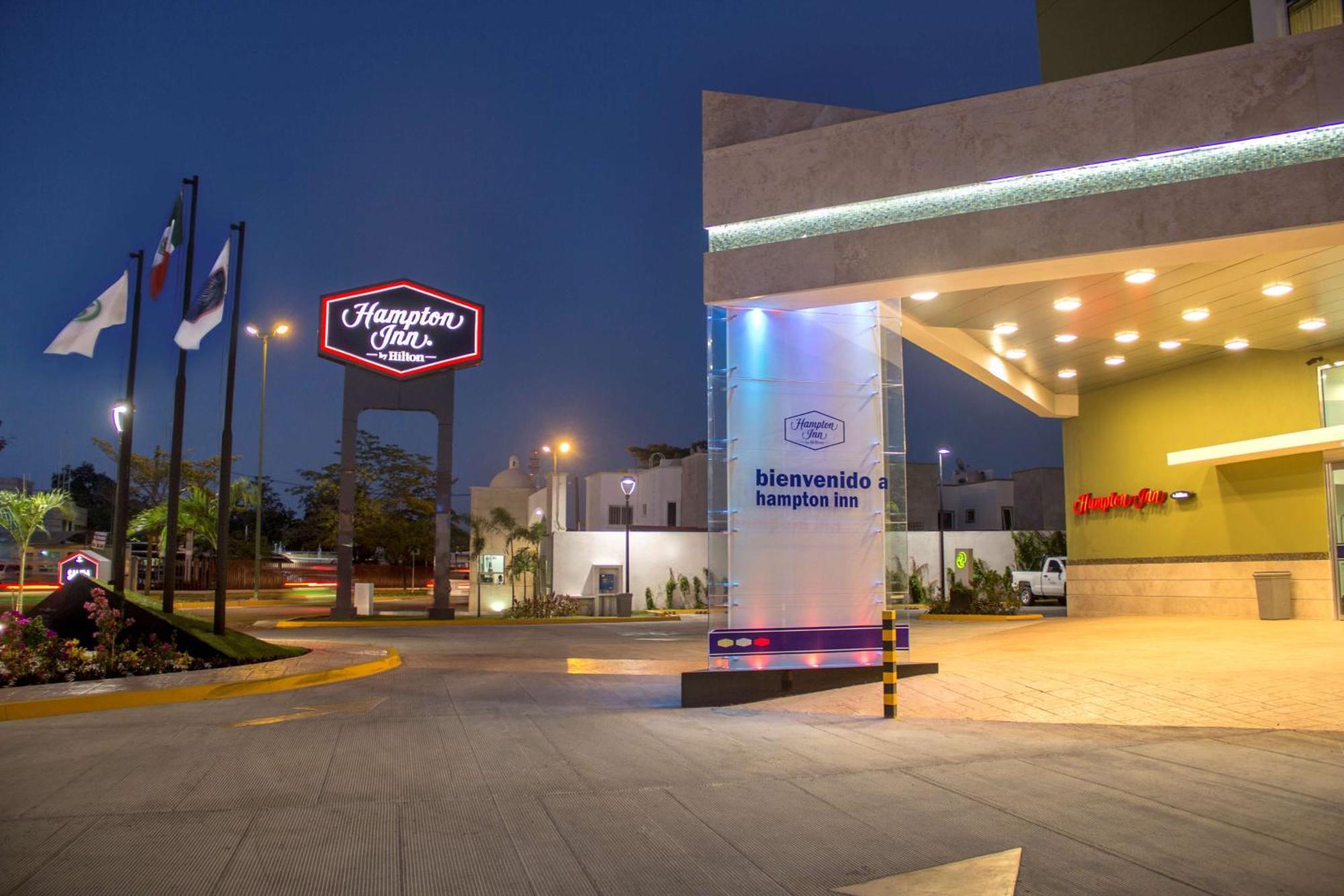 Hampton Inn By Hilton Villahermosa Exterior photo